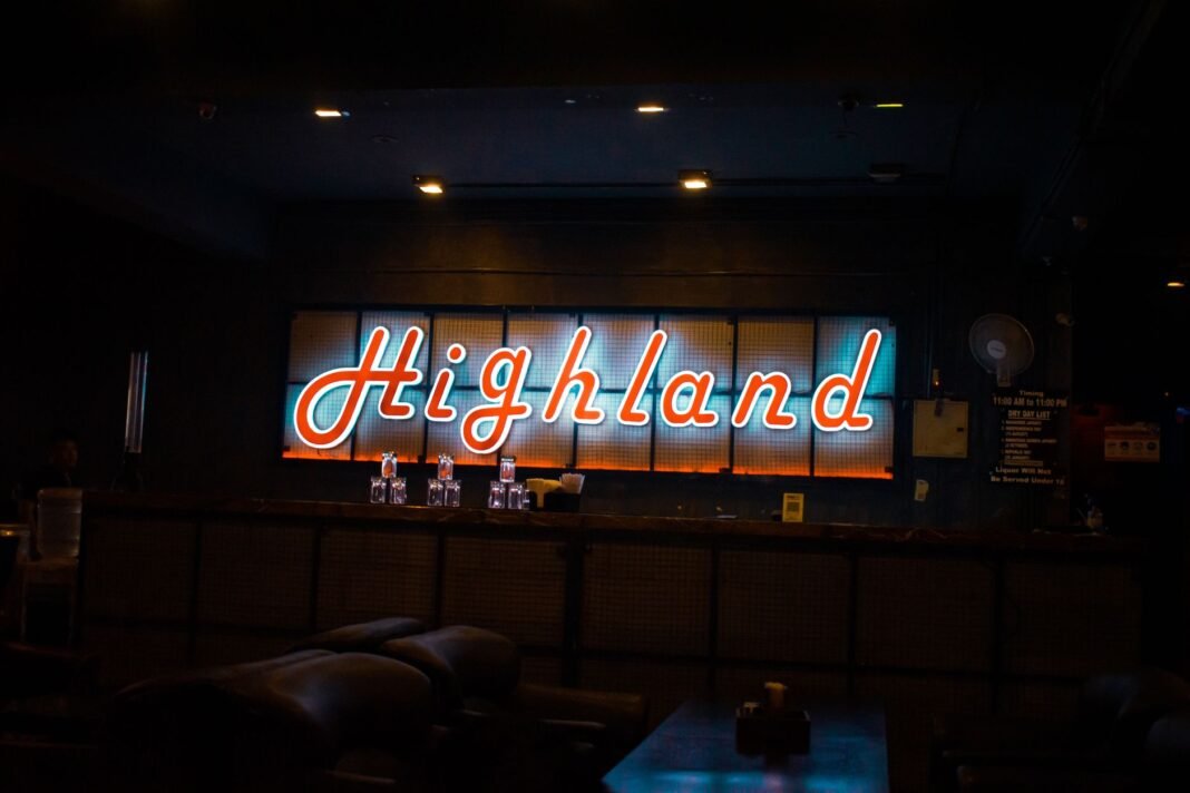 Best Bars in Bushwick: 12 Spots Between the Warehouses Actually Worth Your Night
