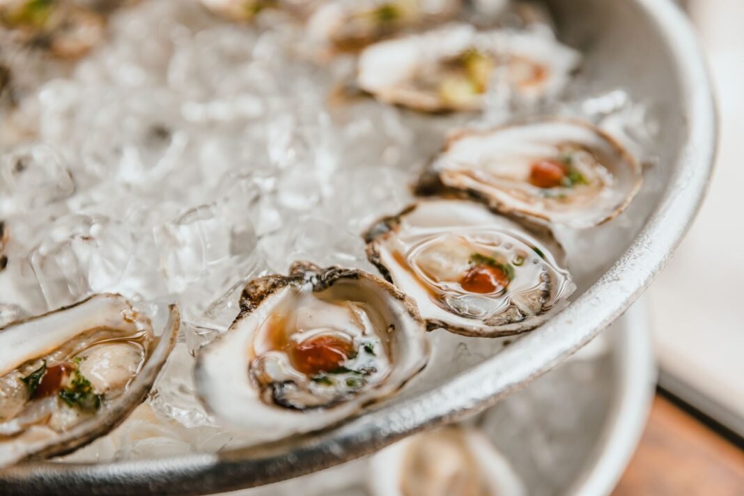 Best oyster happy hour NYC - fresh oysters on crushed ice